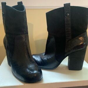 Vince Camuto black leather/suede boots
